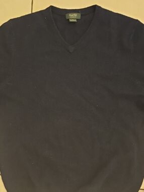 Marshall Fields  Men’s V-Neck Sweater - Black, Used